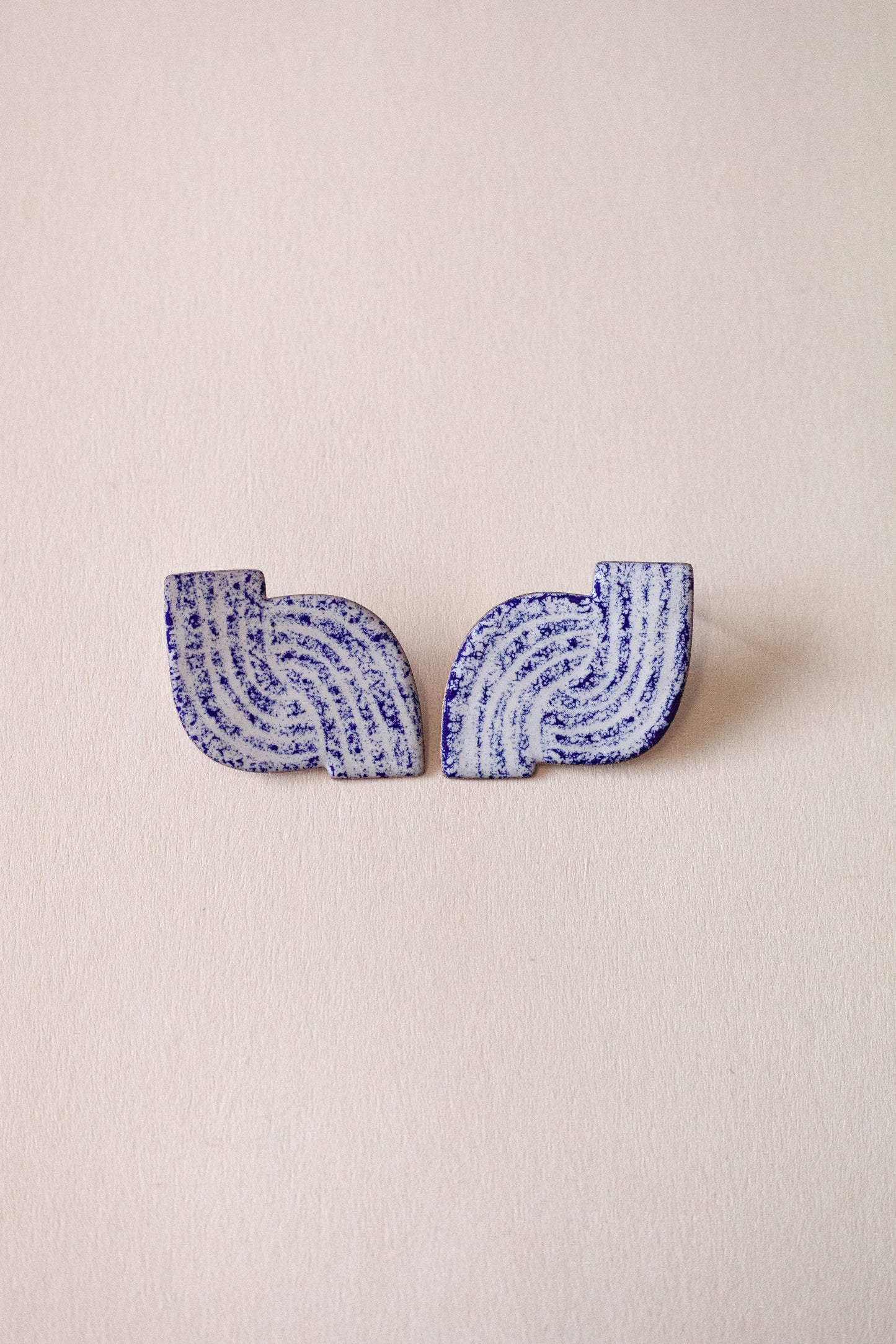 Boucles d'oreilles_Virages, bleues mouchetées